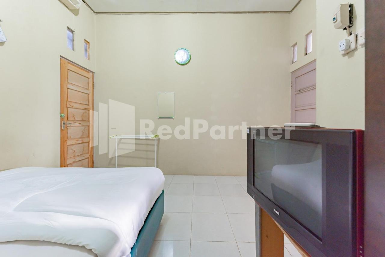 Ana Guest House Syariah Mitra Reddoorz Banjarbaru Exterior foto